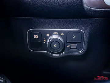 Car image 33
