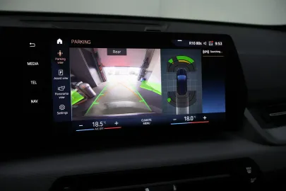 Car image 32
