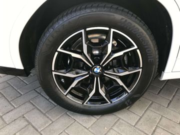 Car image 37