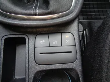 Car image 27