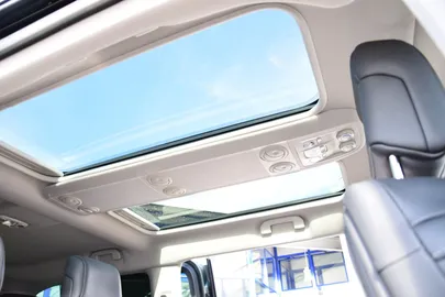 Car image 35