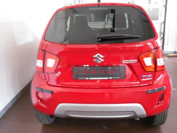 Car image 4