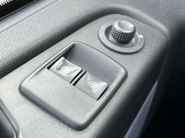 Car image 37