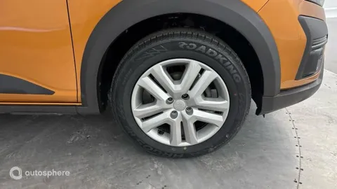 Car image 20