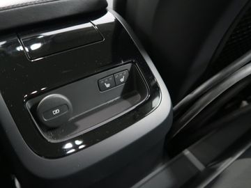 Car image 38