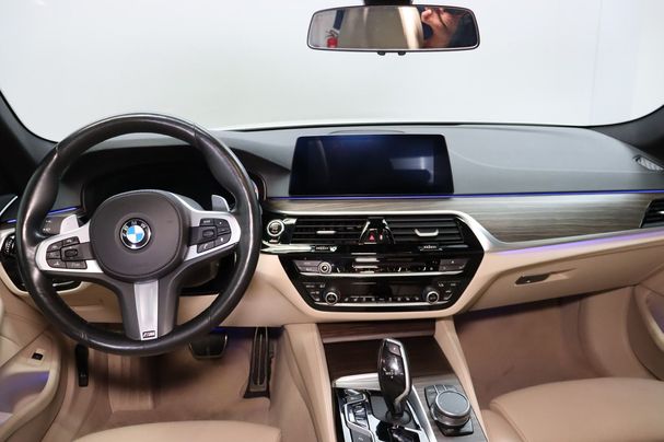 BMW 520d Touring xDrive 140 kW image number 9