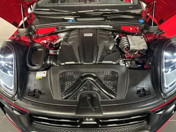 Car image 30