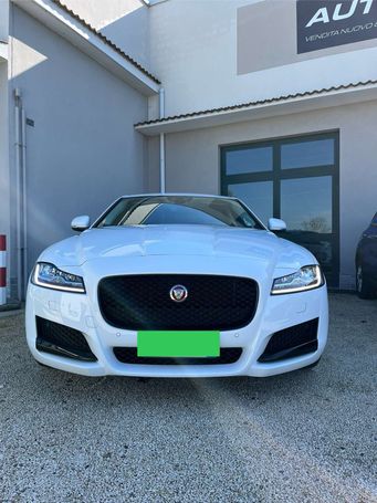 Jaguar XF AWD Prestige 132 kW image number 4