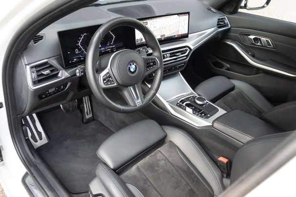 BMW 320i Touring 135 kW image number 4