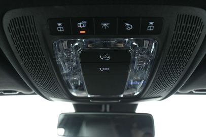 Car image 37