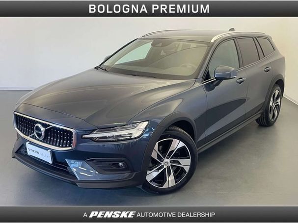 Volvo V60 Cross Country B4 Pro AWD Geartronic 145 kW image number 1