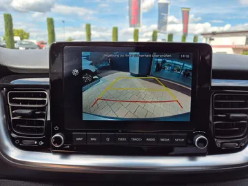 Car image 22