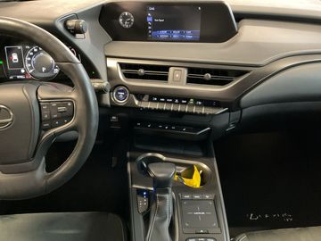 Car image 13