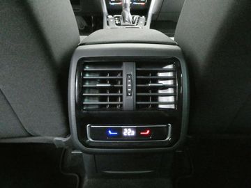 Car image 35