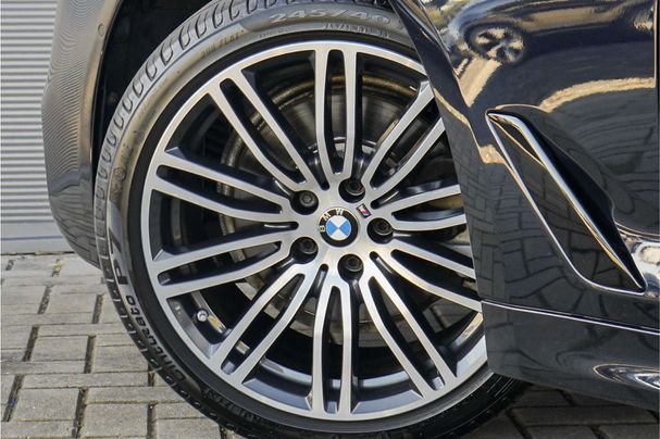 BMW 520i 135 kW image number 17