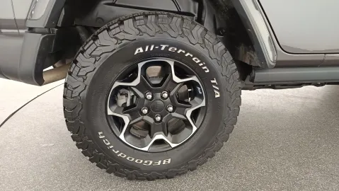 Car image 28