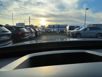 Car image 33