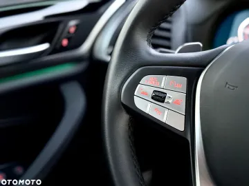 Car image 40