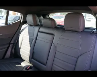 Car image 24