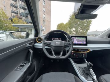 Car image 15