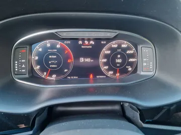 Car image 40