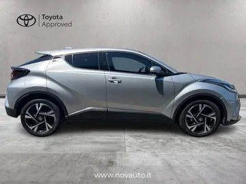 Car image 4