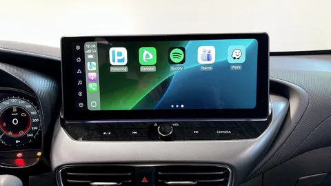 Car image 19