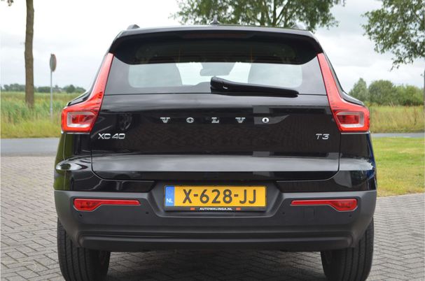 Volvo XC40 T3 120 kW image number 3