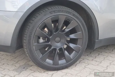 Car image 34