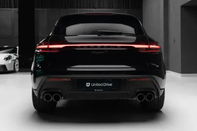 Car image 40