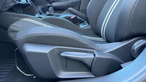 Car image 29