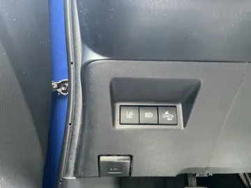 Car image 29