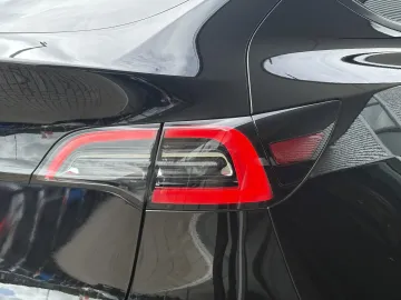 Car image 42