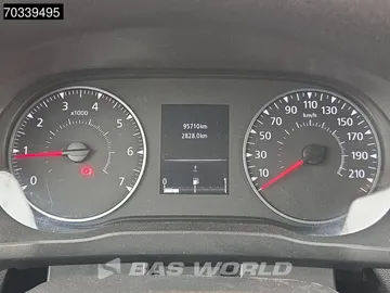 Car image 33