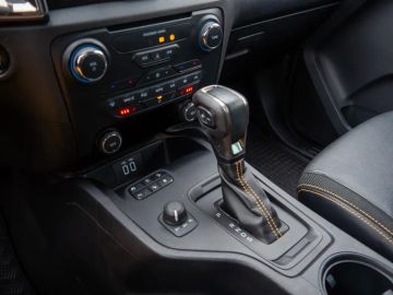 Car image 36