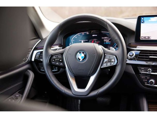 BMW 530 e 215 kW image number 14