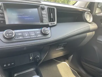 Car image 29