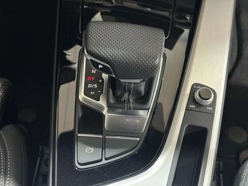 Car image 24