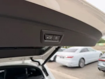 Car image 33