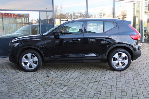 Volvo XC40 T4 Momentum 140 kW image number 8