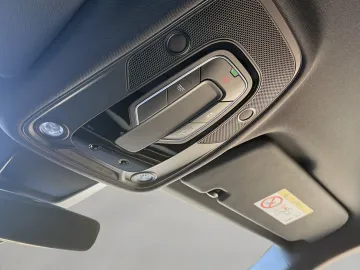 Car image 37