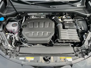 Car image 40