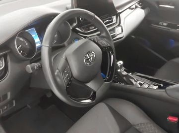 Car image 12