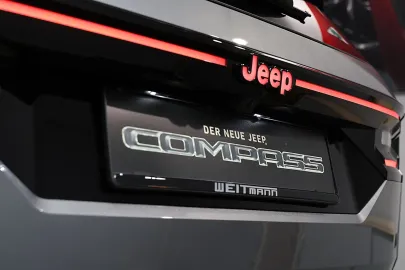 Car image 29