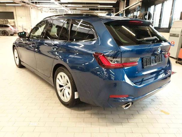 BMW 320d Touring xDrive 140 kW image number 8