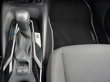 Car image 27