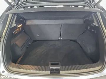 Car image 35