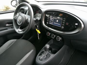 Car image 16