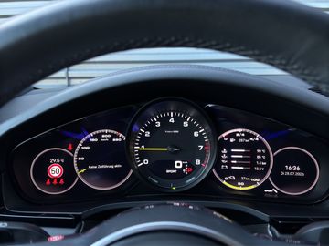 Car image 31
