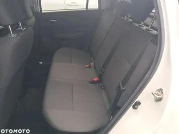 Car image 27